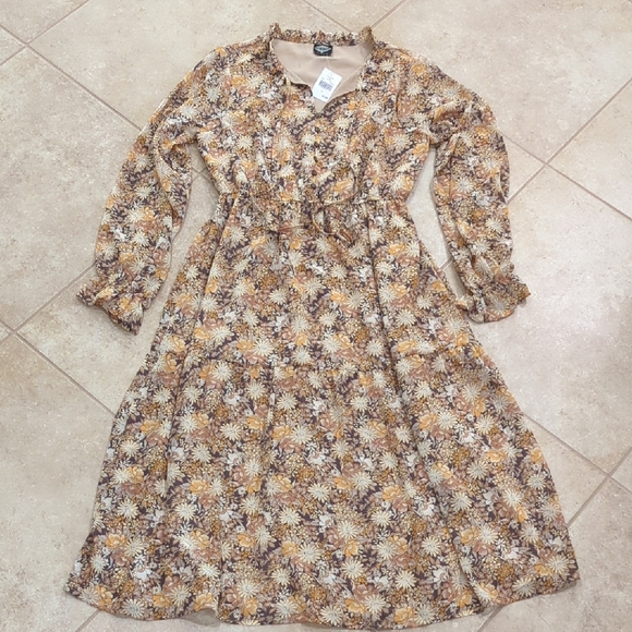 Calstyle Dresses & Skirts - Elegant Floral Long Sleeve Dress
